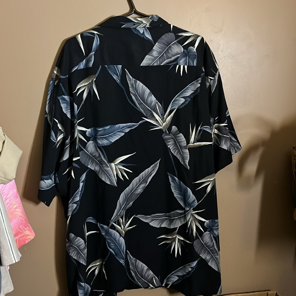 😄Leafy silk vacation style button down shirt B8 - Picture 4 of 5